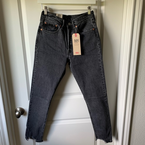 Leviโs 501 high rise skinny jean in faded black - Picture 8 of 16